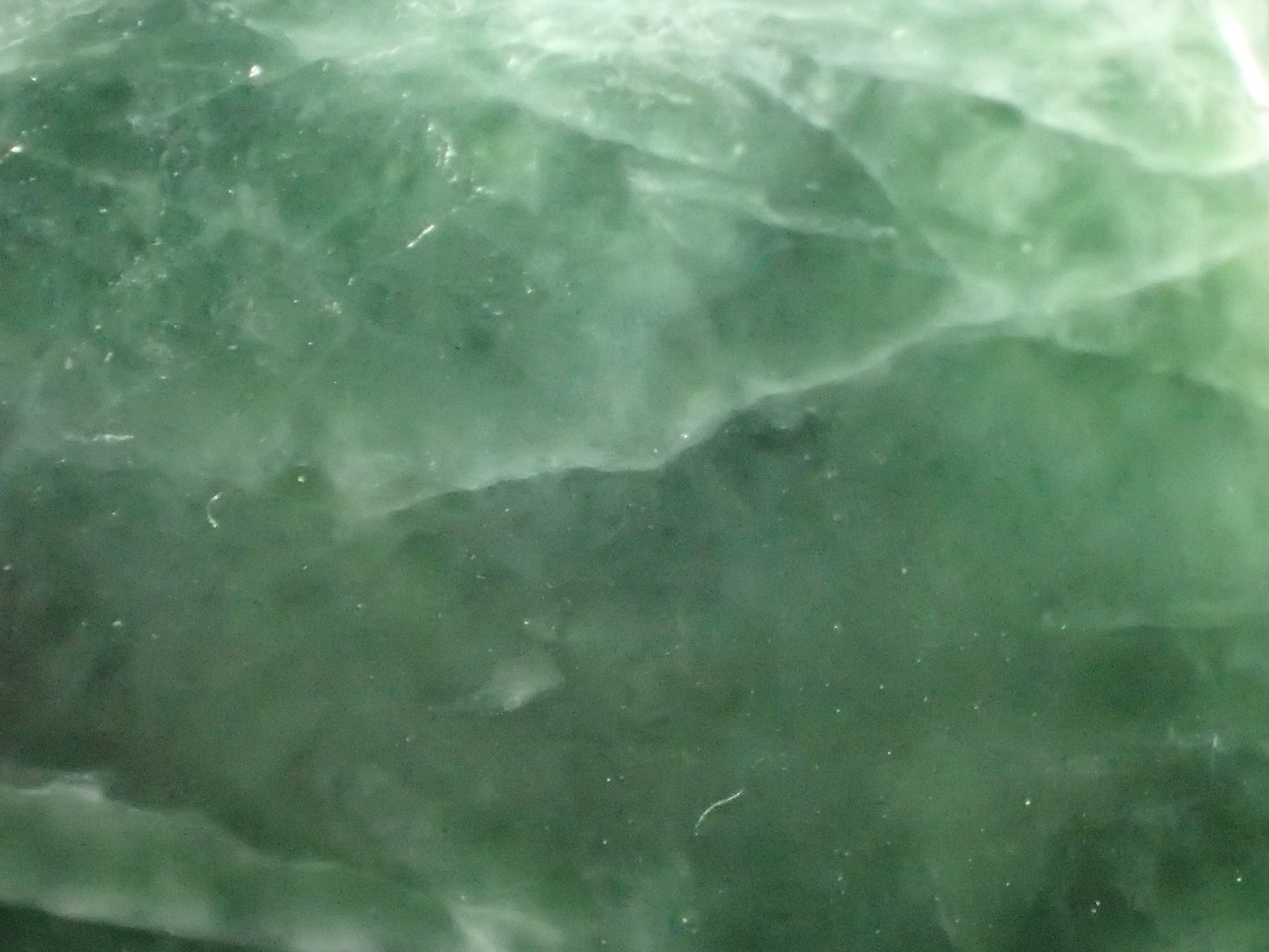 最高品質ダークグリーン糸魚川翡翠(Itoigawa Jade) 新潟県糸魚川市産