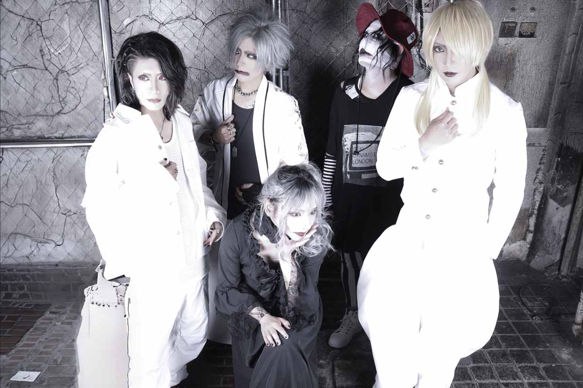 Deshabillz】26年振り完全新曲5曲入mini album「悪魔よりも人」発売