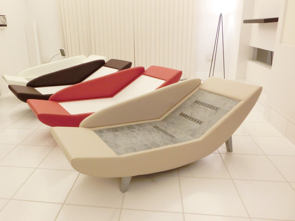 株式会社横戸建設｜ヒーリングストーンカウチ｜岩盤浴家具