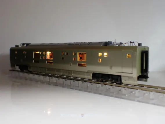 E001形 トランスイート四季島を弄る。その11 DENSHA.me製品蓄電式室内