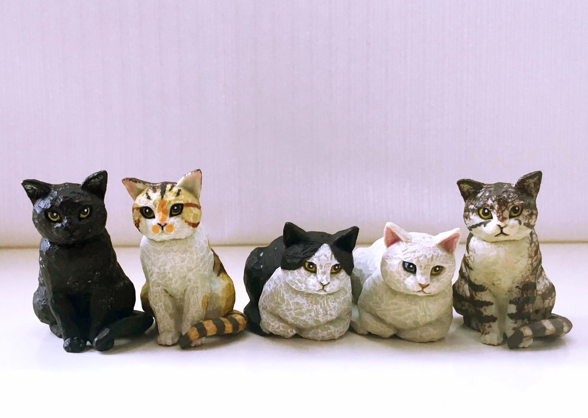 これがカプセルトイ!? 木彫り風「猫の彫刻」のクオリティが高すぎて猫