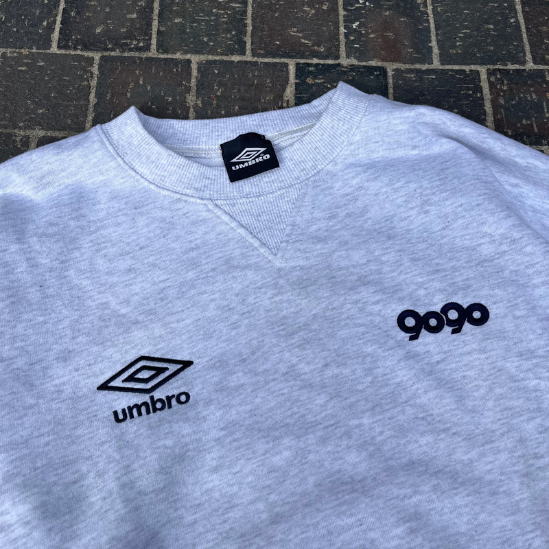 9090 × umbro Two Logo Sweat – YZ