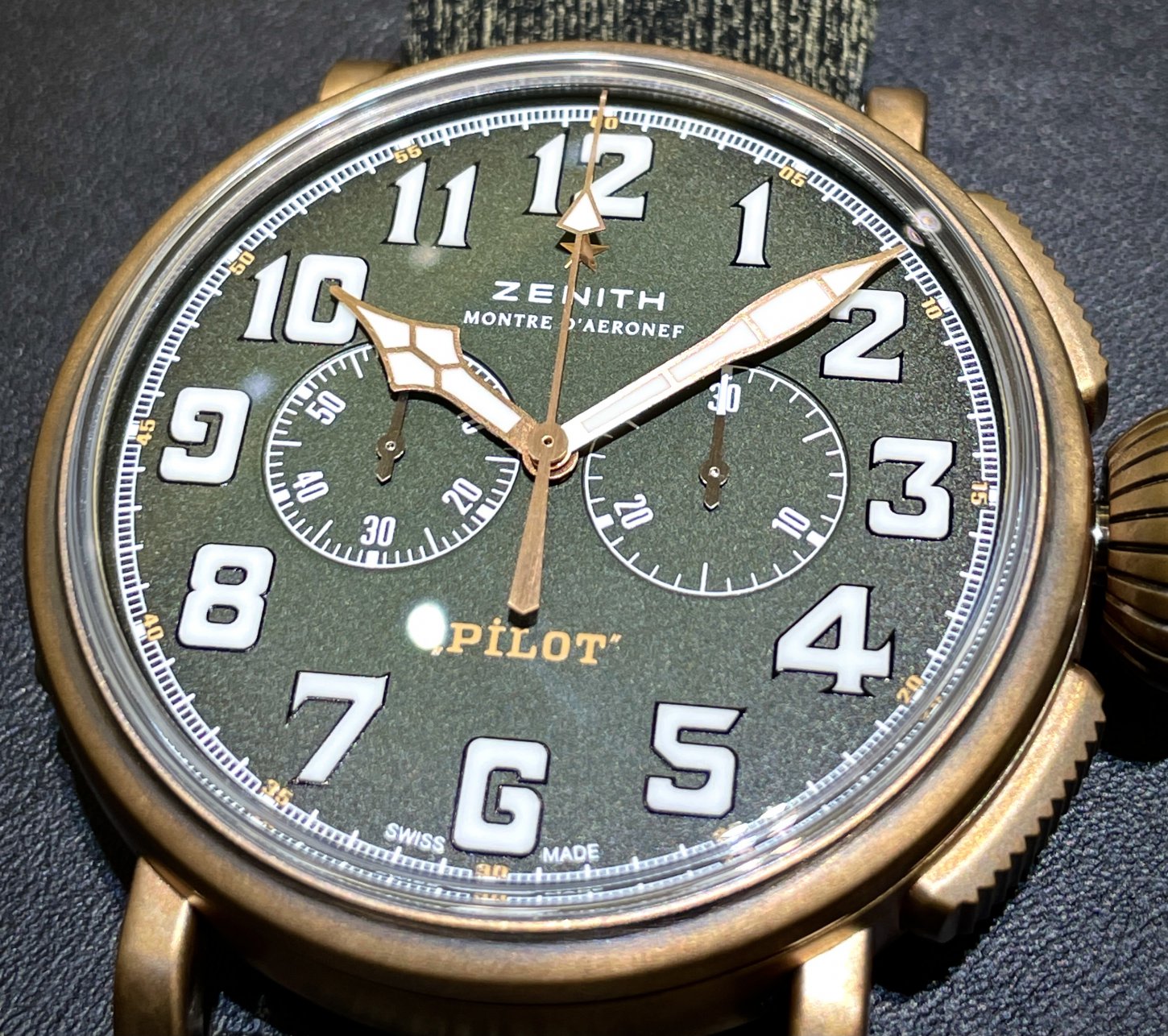 独特なヴィンテージ感を放つブロンズ製ケース！！『パイロット タイプ