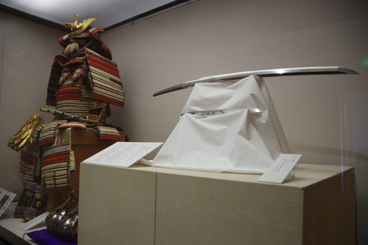 刀剣と刀装具」が開幕 11月30日まで県内ゆかりの名品など並ぶ 須賀川