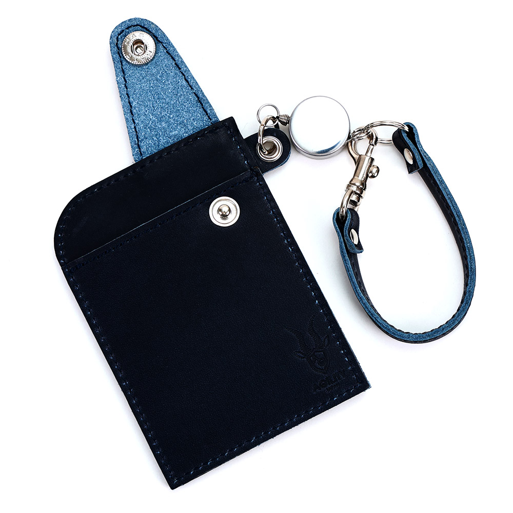 シーク』(全4色)TATSUNOオイルワックス/リール付き パスケース レザー