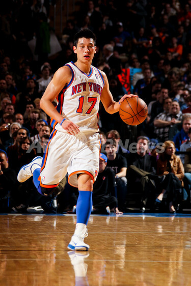 ジェレミー・リン、左ひざの負傷で今季絶望 写真1枚 国際ニュース