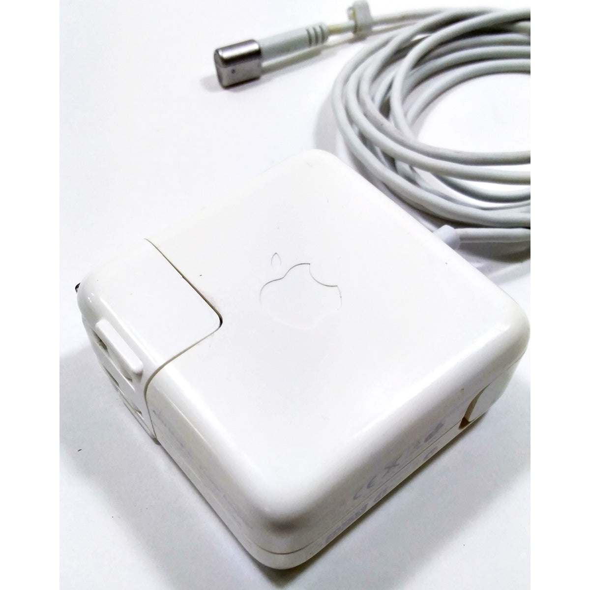 処分特価セール】Apple 45W MagSafe 電源アダプタ [A_MC747J/A] – 秋葉館