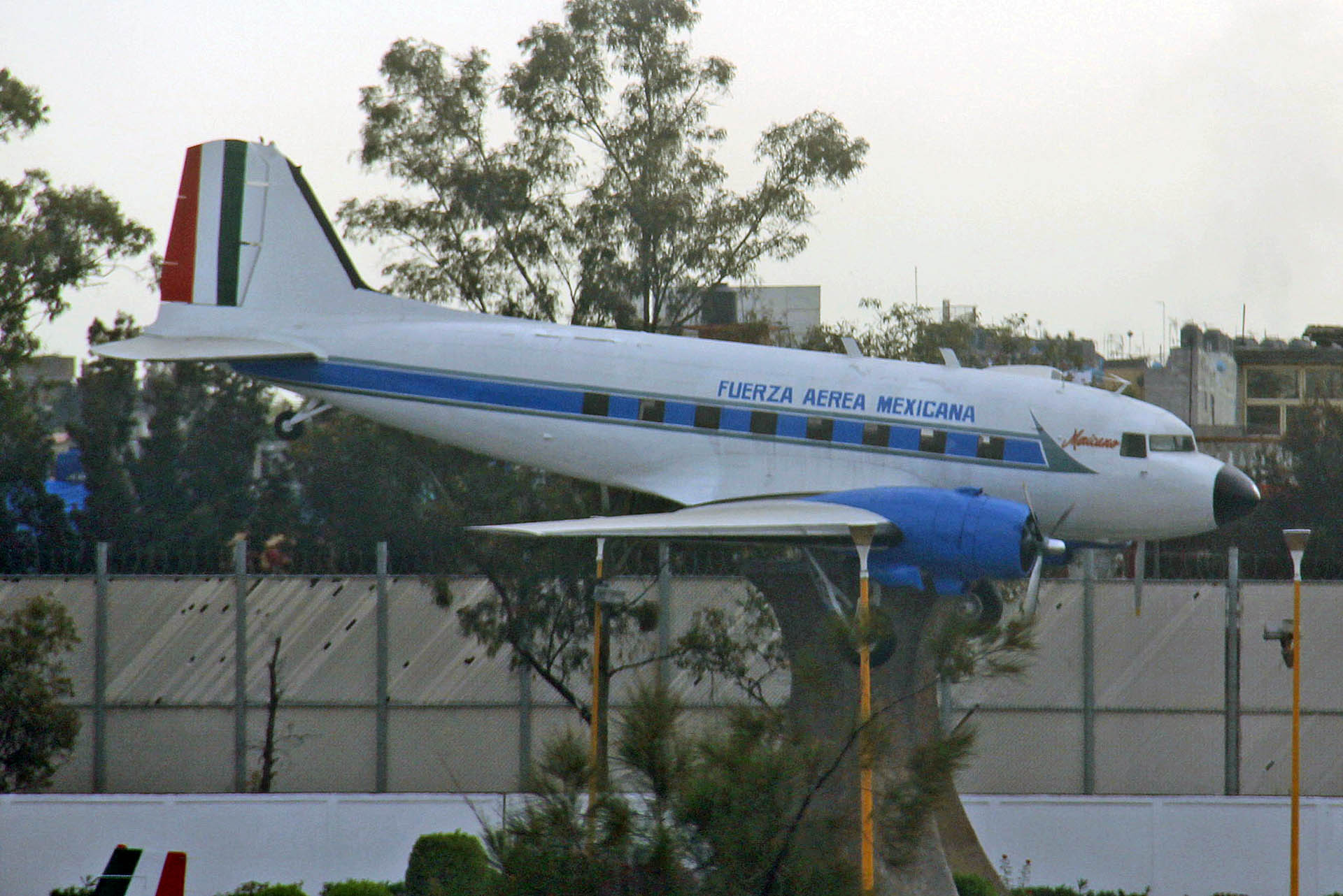 ダグラス DC-3 Douglas DC-3 世界の旅客機図鑑
