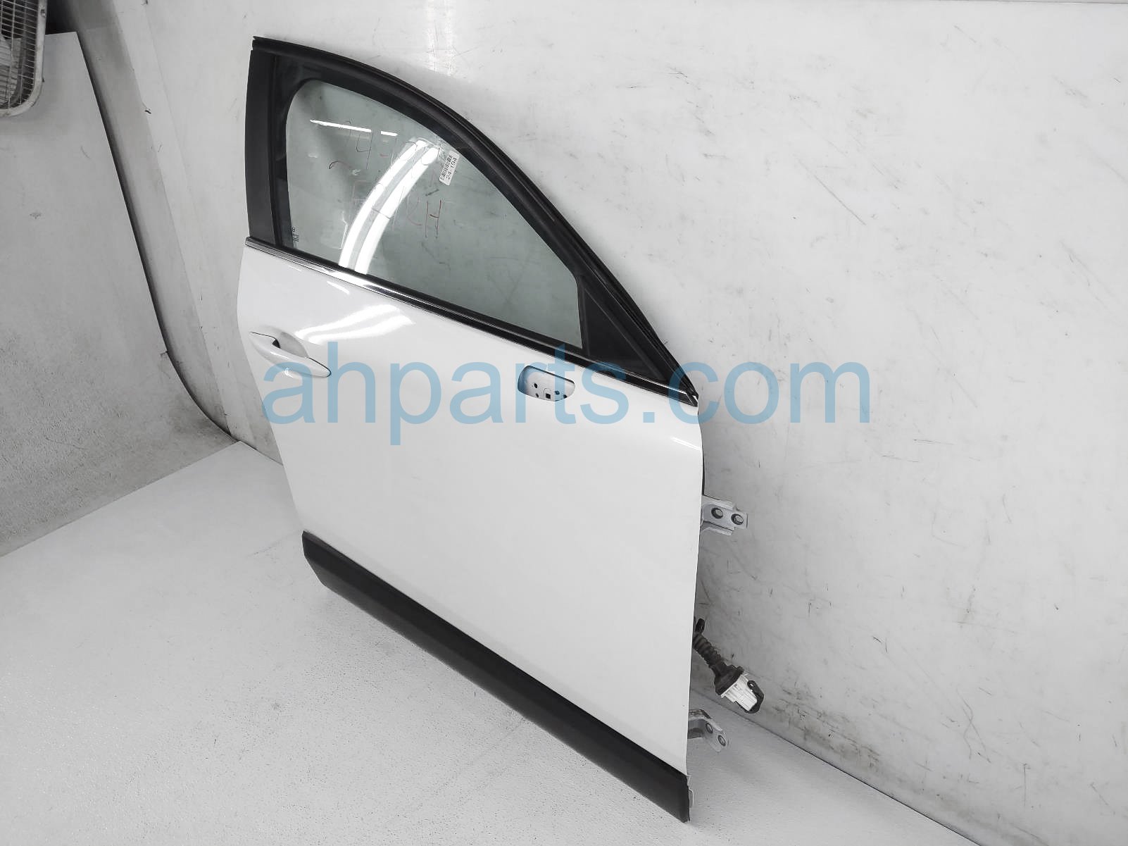 Sold 2021 Mazda Cx-30 Front Passenger Door - White - No Mirror