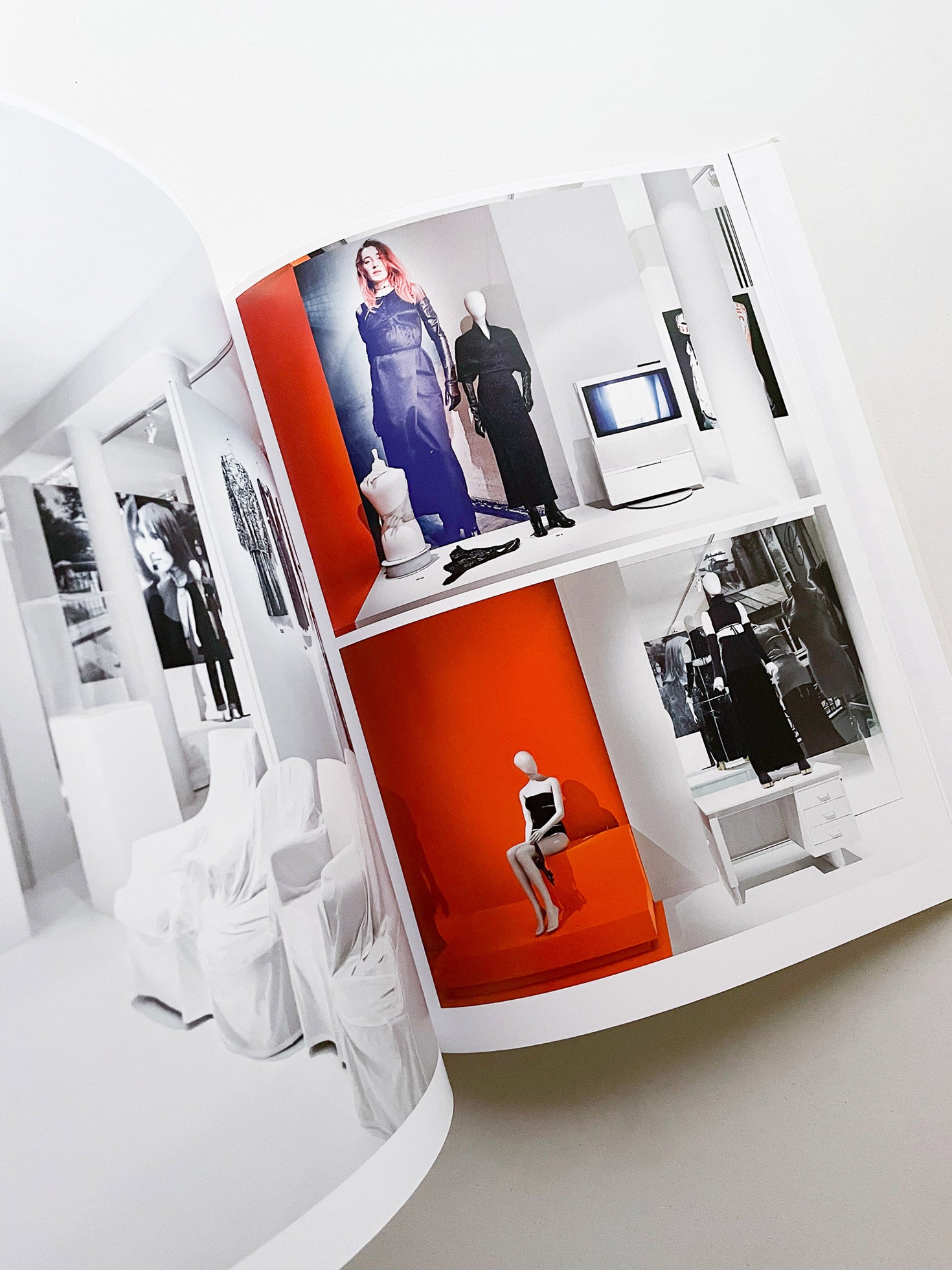 MARGIELA, THE HERMÈS YEARS / Martin Margiela - 本 屋 青 旗 Ao-Hata