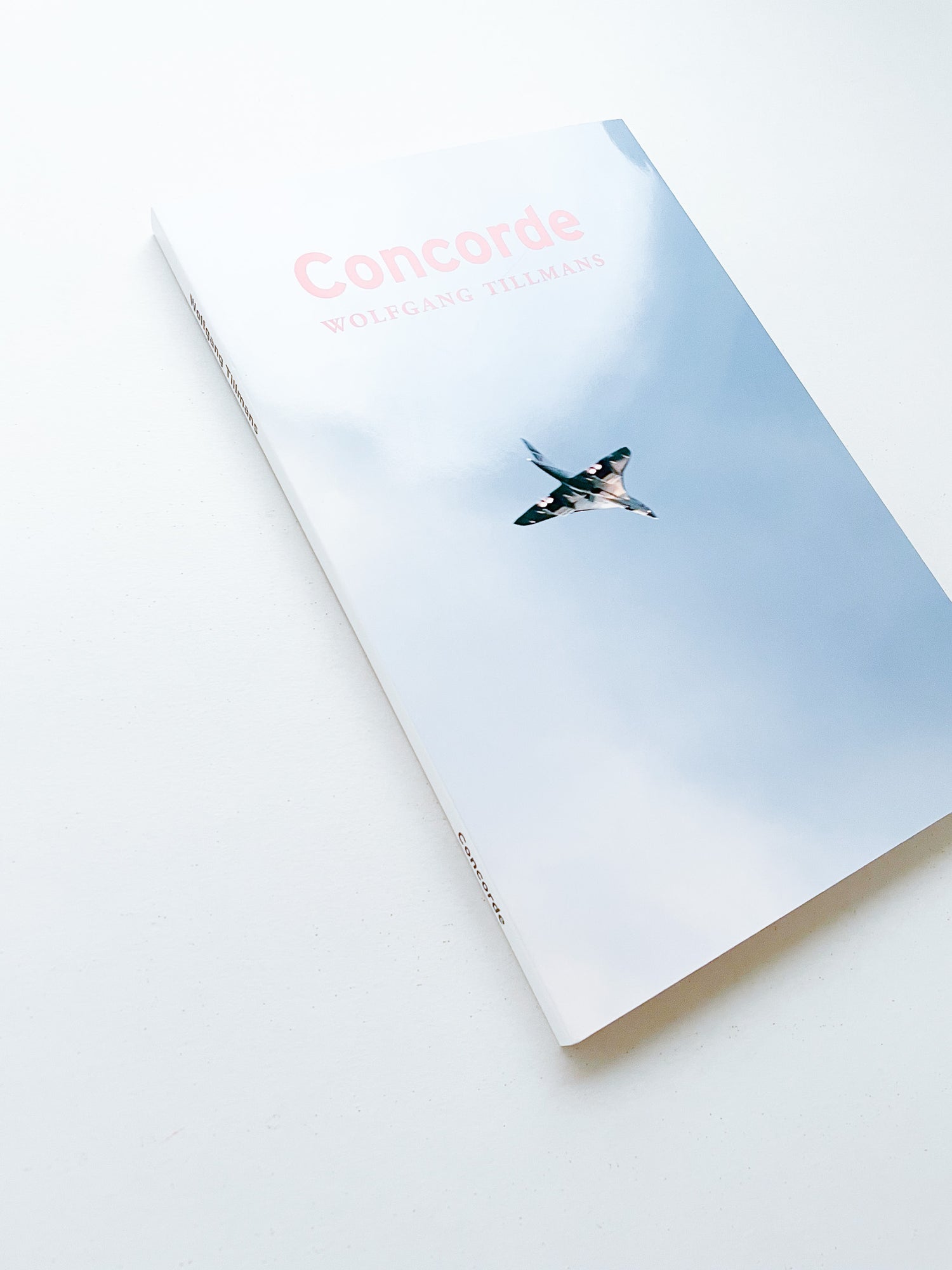 CONCORDE / Wolfgang Tillmans - 本 屋 青 旗 Ao-Hata Bookstore