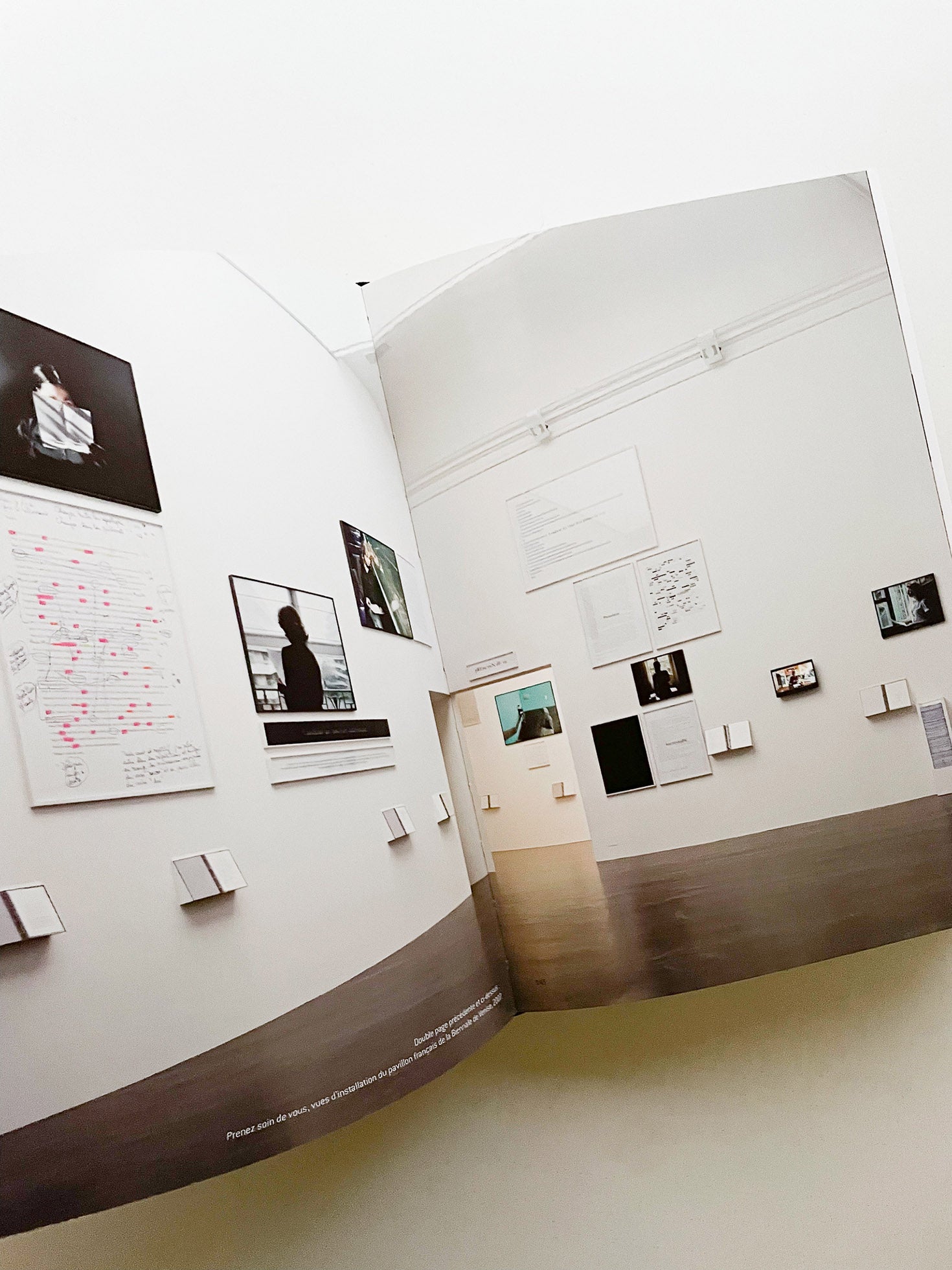 Ainsi de suite / Sophie Calle - 本 屋 青 旗 Ao-Hata Bookstore