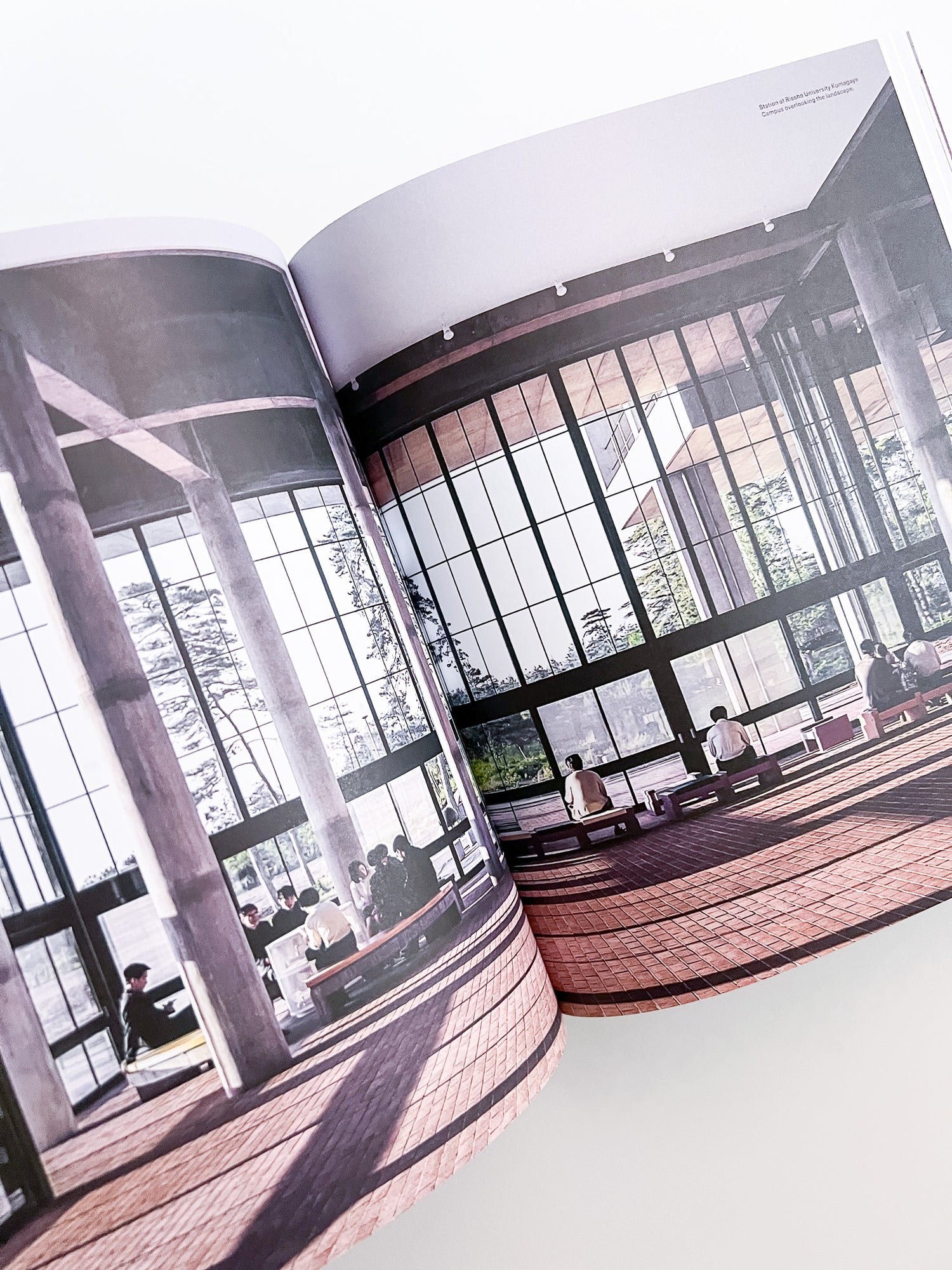 MAKI OPUS / Fumihiko Maki - 本 屋 青 旗 Ao-Hata Bookstore