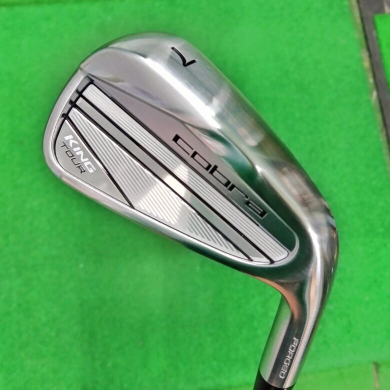 中級者でも使えるツアーデザインアイアン！コブラのKING TOUR(キング