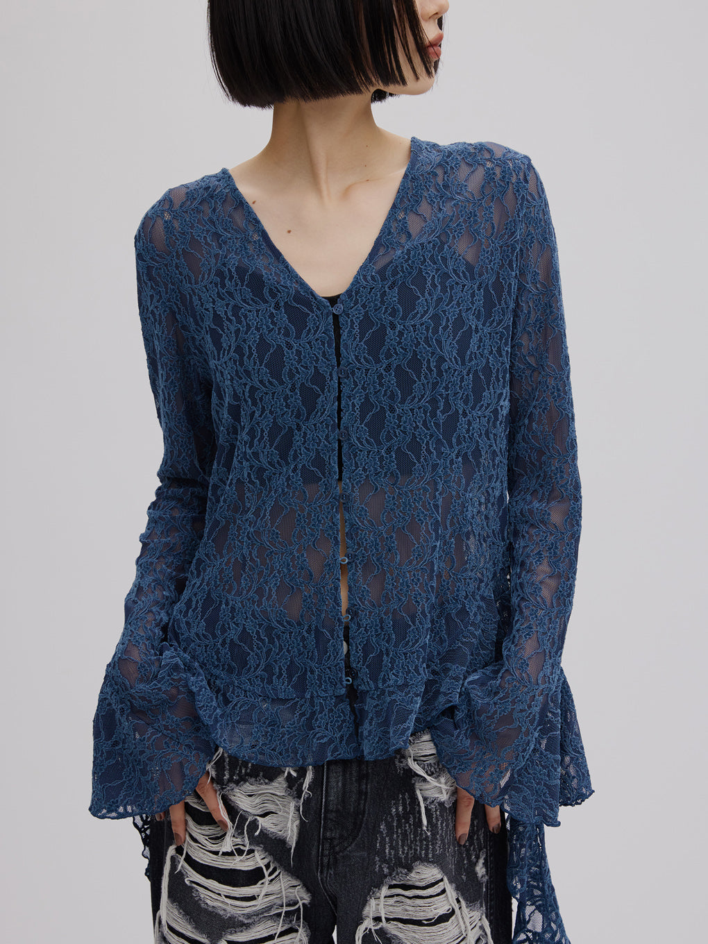 UND 2WAY CUT LACE FRILL TOP