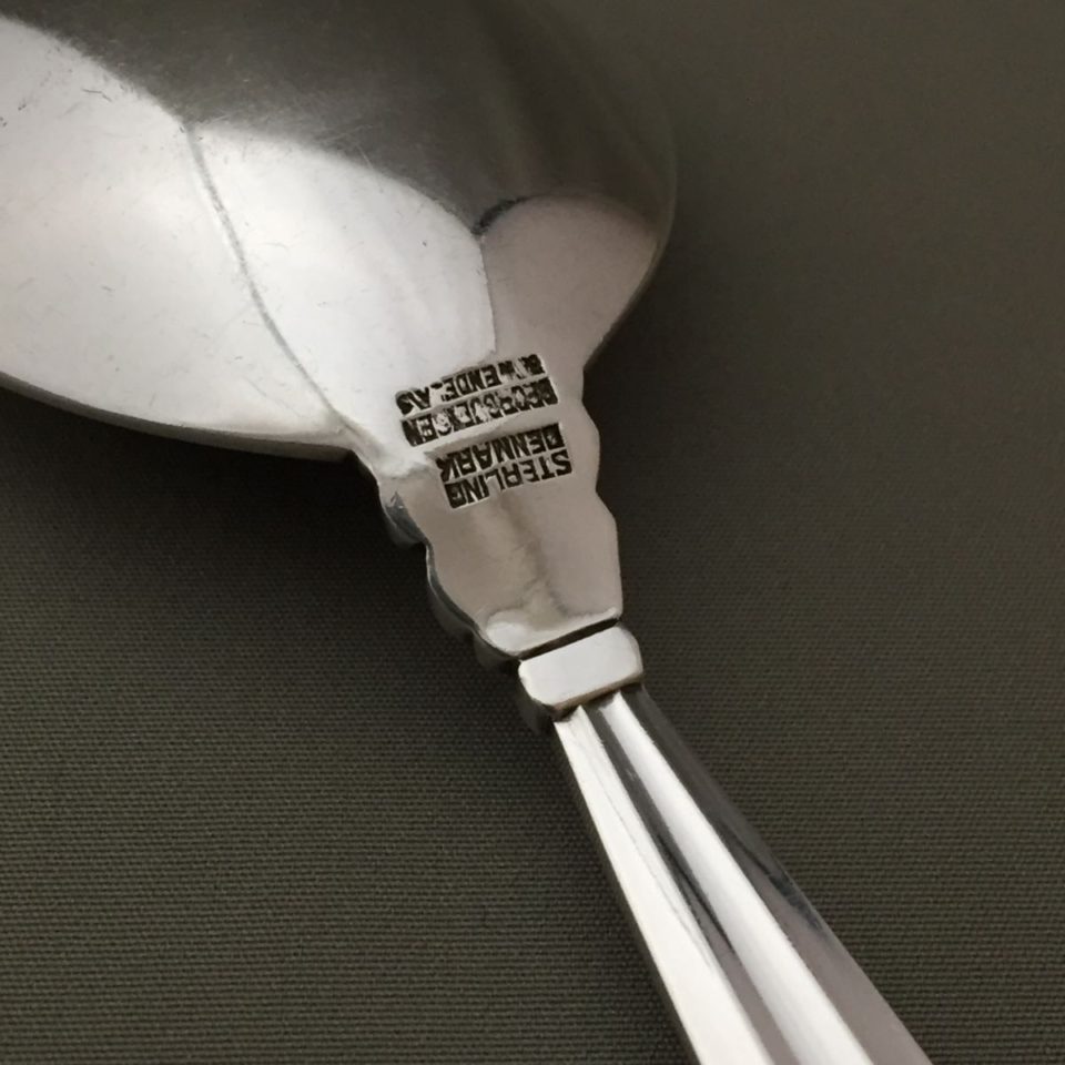 ジョージ・ジェンセン「“Acorn” サービングスプーン（中）長さ16.8cm