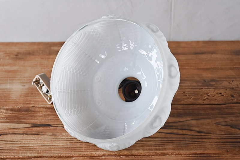 ガラスシェード 乳白 孔雀の羽 電笠 昭和初期 - 生活骨董と古布の