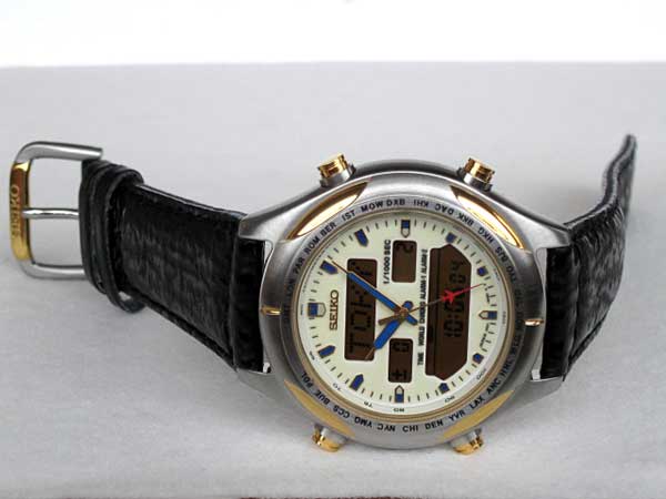 セイコー ワールドタイム アラーム付き 1/1000秒計測可能なクロノ