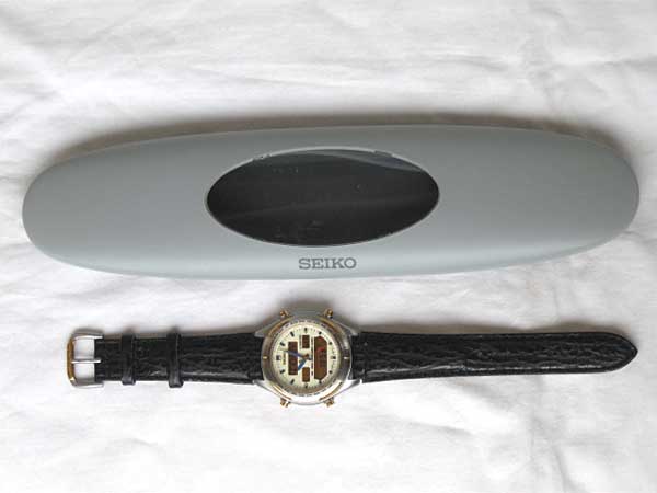 セイコー ワールドタイム アラーム付き 1/1000秒計測可能なクロノ