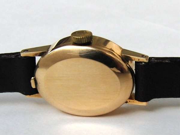 オメガ デ・ビル 手巻き・レディース 珍しい18金無垢ケース ラウンド