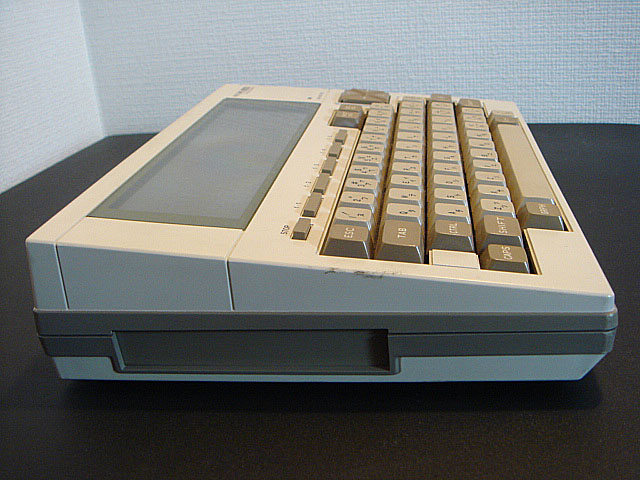 PC-8201 (NEC) 1983年 | 古いハードに囲まれて since2011