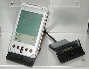 ASCII.jp：日本でも電話機能モジュールを計画――『Visor Edge』発表会詳報