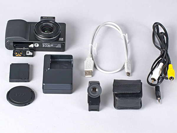 ASCII.jp：RICOH GX200、趣味を極める人のコンパクトズーム (3/4)
