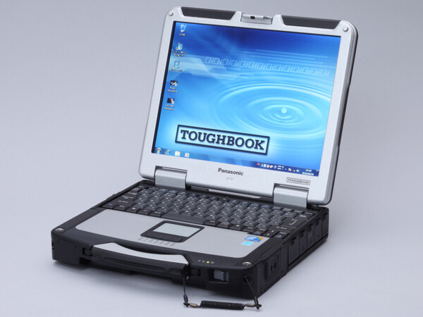 ASCII.jp：落としてよし沈めてよし？の頑丈ノート CF-31 (1/3)