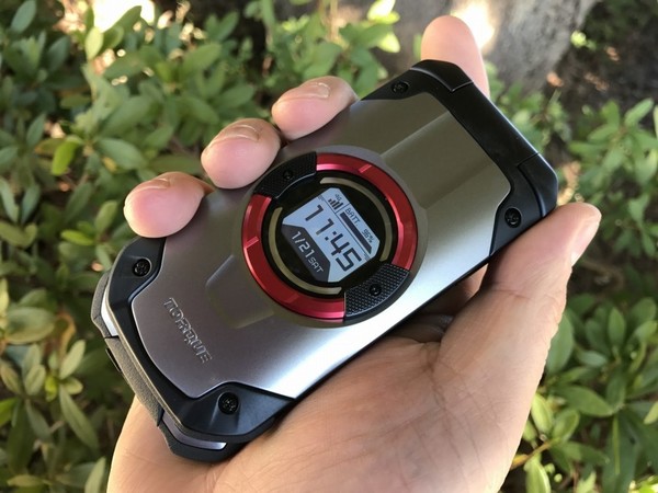 ASCII.jp：auのタフネスケータイ「TORQUE X01」がアウトドアで最強な