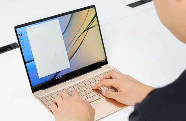 ASCII.jp：ファーウェイのモバイルPC「HUAWEI MateBook X」をウェブ