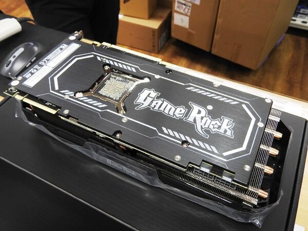 ASCII.jp：3スロット専有クーラー採用のPalit製GeForce RTX 2080
