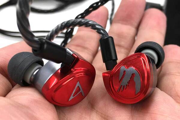 Astell&Kern×JH Audio コラボレーションイヤホンDIANA Diana｜Astell&Kern