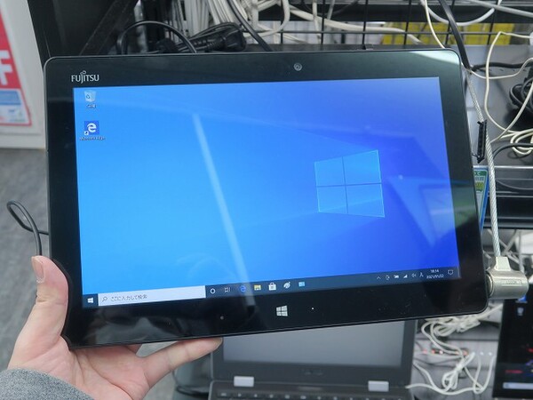 ASCII.jp：LTEにも対応する富士通のWindows 10タブレットが1万7800円！