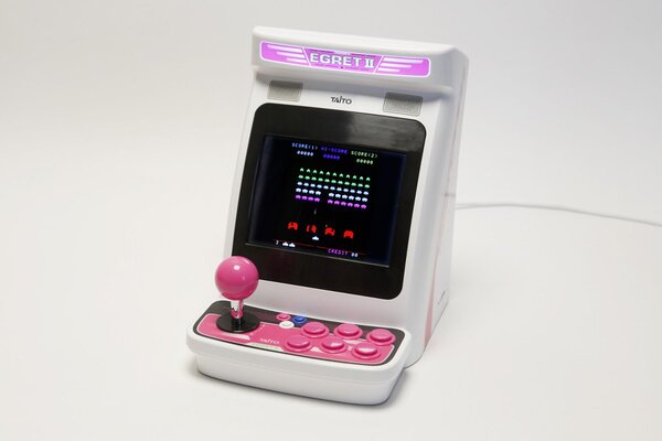 ASCII.jp：タイトーの名作40本が収録されたミニ筐体ゲーム機「EGRET II