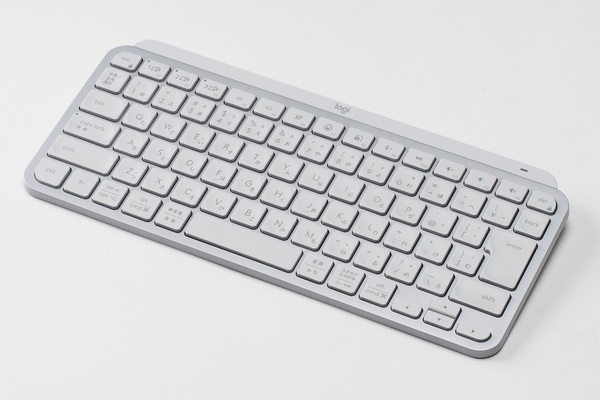 ASCII.jp：超人気ワイヤレスキーボードのテンキーレス版、MX KEYS MINI