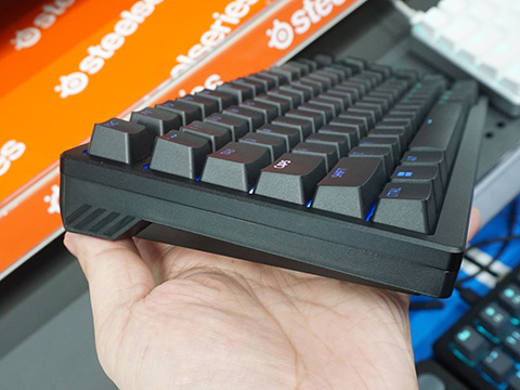 ラピッドトリガー対応のゲーミングキーボード「ATK 75」「ATK 68」が