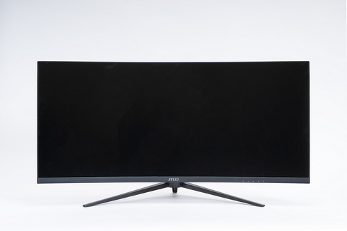 34型＆ウルトラワイド＆湾曲による圧倒的な没入感。価格も手頃なMSIの