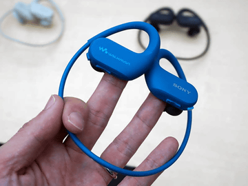 ソニー、外音取込+海水対応のジョギングウォークマン - AV Watch
