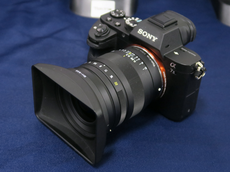 交換レンズレビュー：FíRIN 20mm F2 FE MF - デジカメ Watch