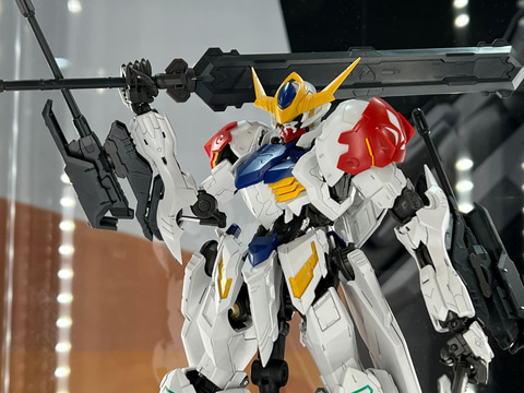 鉄血のオルフェンズ」よりガンプラ「MG 1/100 ガンダムバルバトス