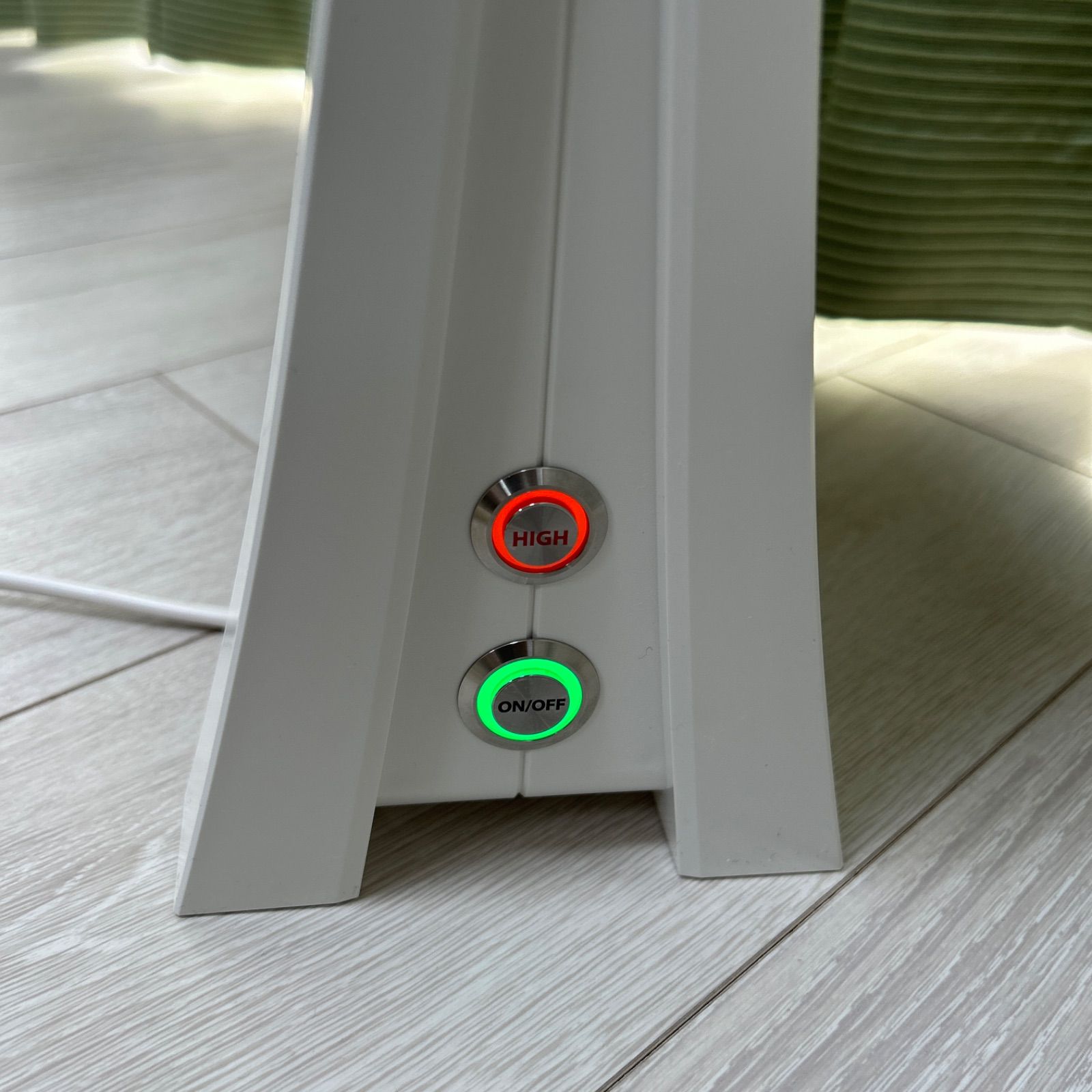 アルミパネルヒーター icoro i-500WH ホワイト - メルカリ