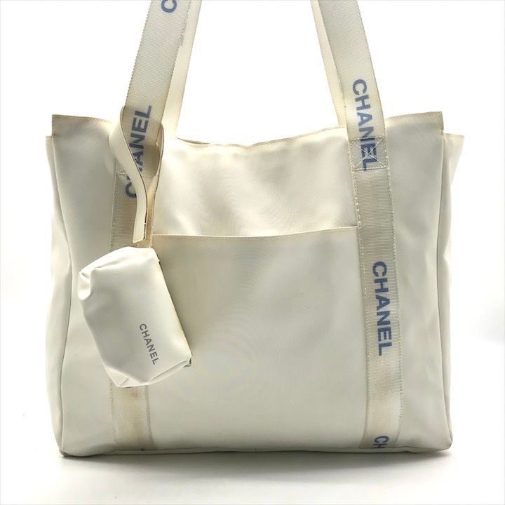 CHANEL シャネル スポーツライン ナイロン ポーチ付き ロゴ レディース