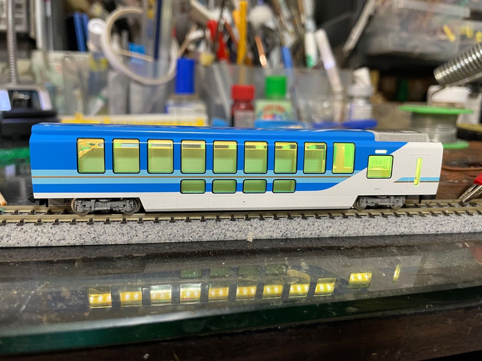 TOMIXのしまかぜに室内灯を装着します - メルカリ