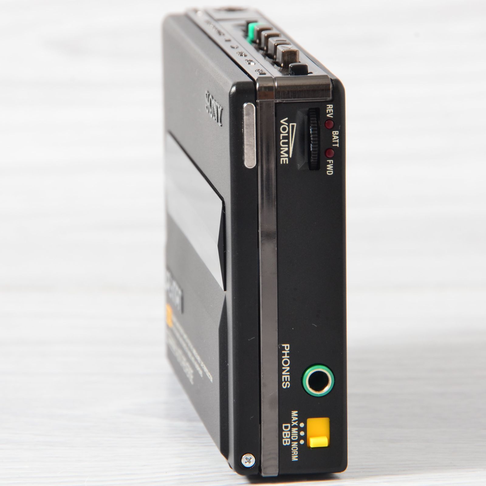 SONY カセットウォークマン WALKMAN WM-150 外観カバー付き SONY