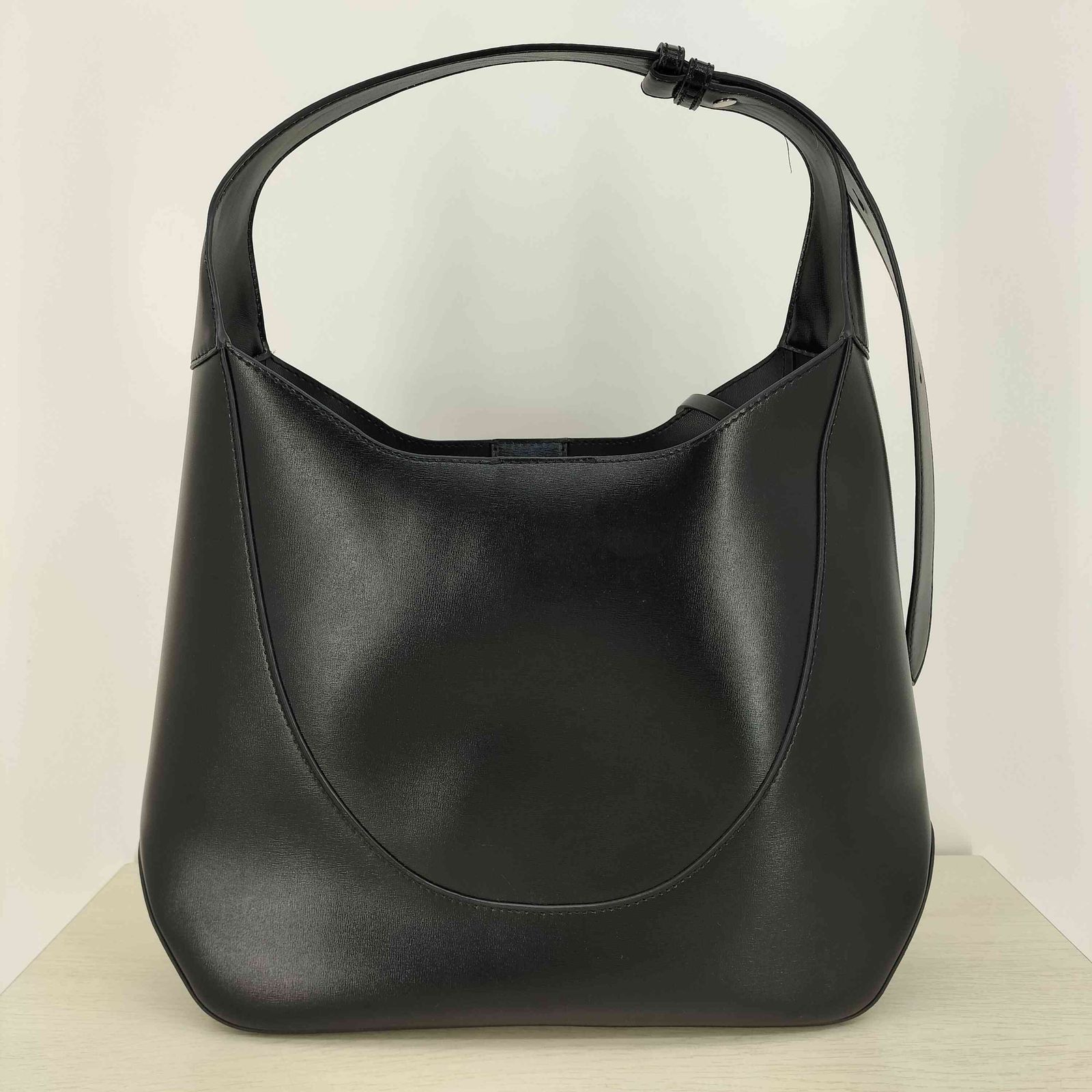 チャールズアンドキース CHARLES&KEITH Sigrid シグリッド ホーボー