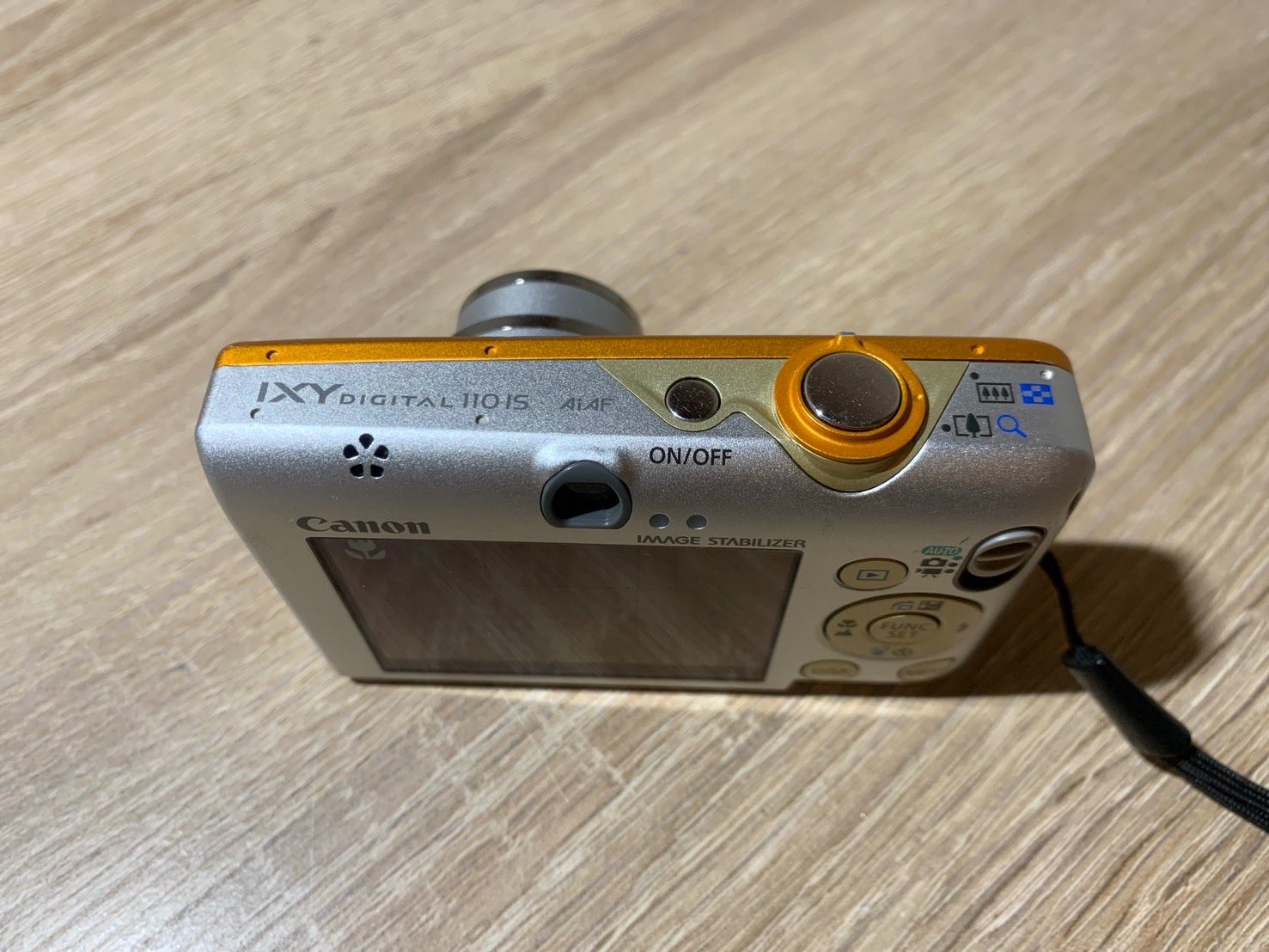 8496 Canon IXY DIGITAL 110 IS オレンジ デジカメ 動作確認済み