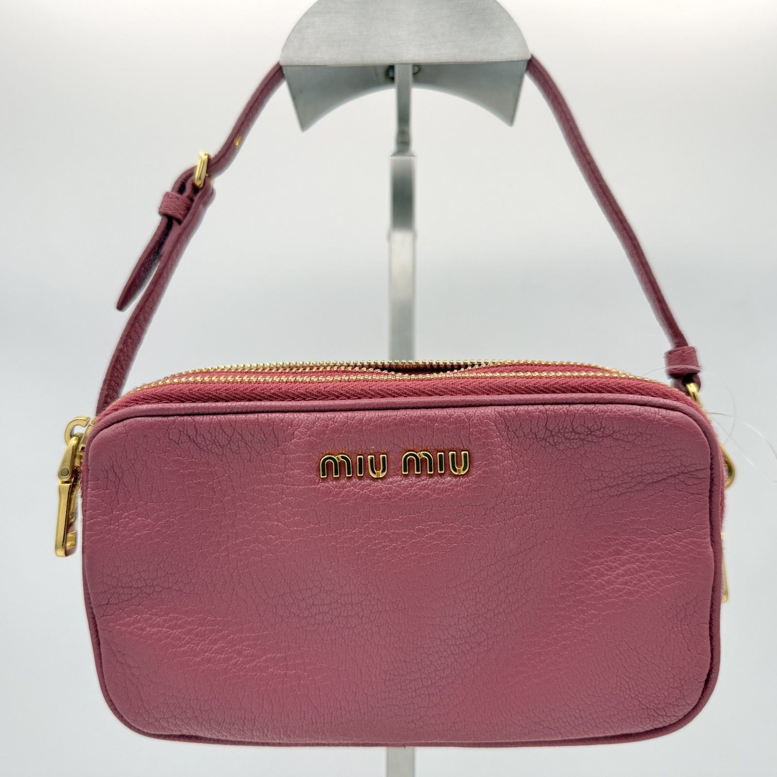 MIUMIU（ミュウミュウ）マドラス ショルダーバッグ ピンク レザー