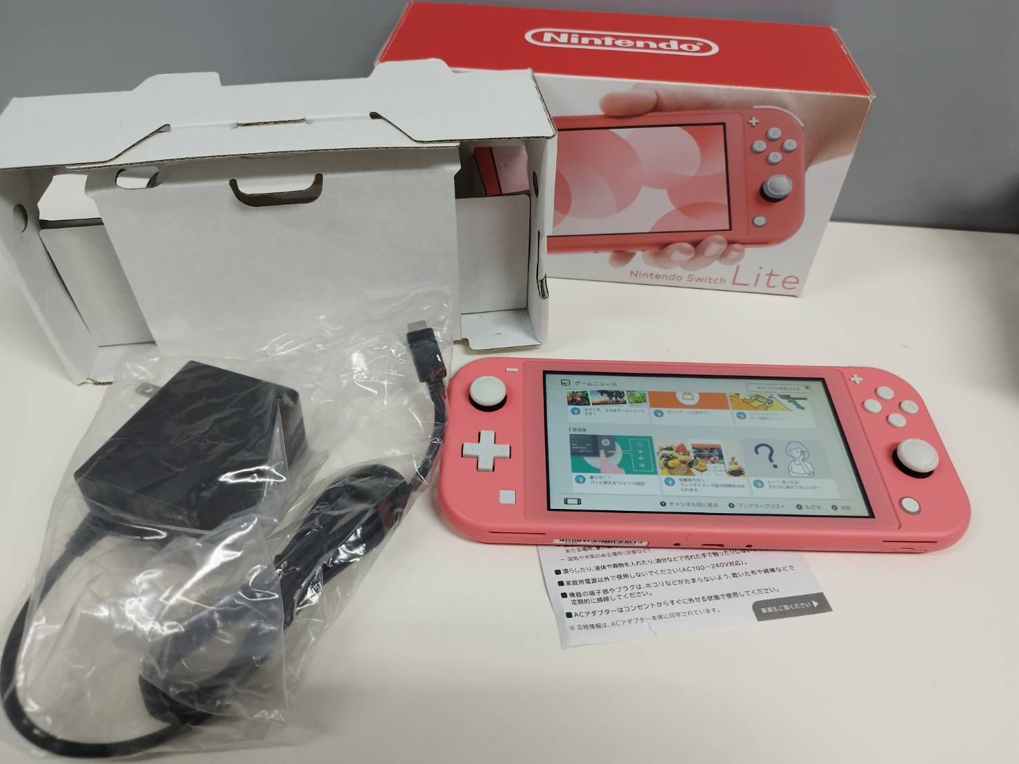 美品】Nintendo Switch Lite HDH-001/2020年製/コーラル〈HDH-S-PAZAA