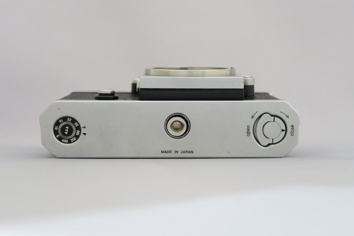 中古】 【難あり品】 ニコン F 中期 アイレベル ボディ シルバー