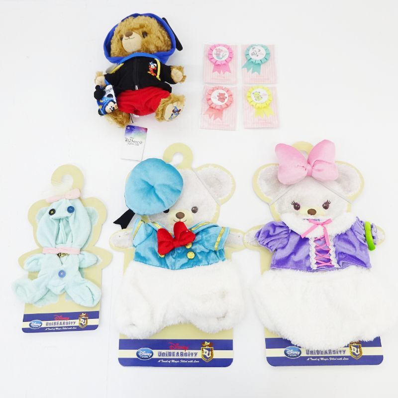 三重店】ディズニー ユニベアシティ ぬいぐるみ 缶バッジ コスチューム